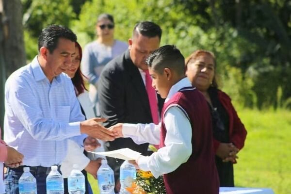Ecatzingo clausura ciclo escolar con reconocimiento a estudiantes