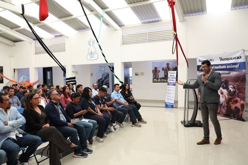 Huixquilucan impulsa acciones contra el maltrato animal con foro especializado