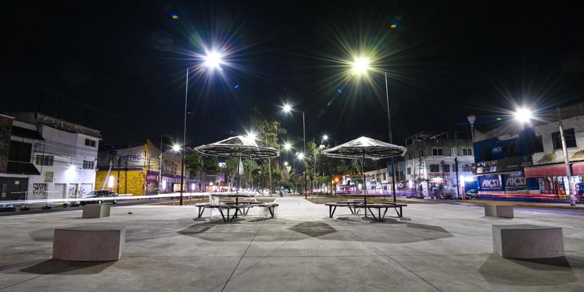 Estado de México instala casi 3 mil luminarias LED en espacios públicos