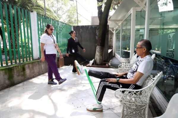 IMSS refuerza rehabilitación cardiaca en adultos mayores para prevenir discapacidad