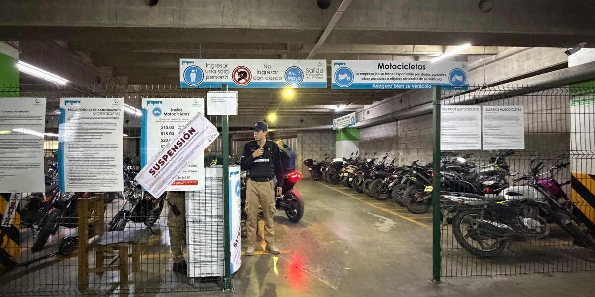 Cuautitlán Izcalli suspende cobro a motos en Luna Parc por falta de autorización