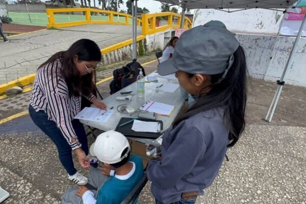 Amecameca lleva jornadas de salud a comunidades para apoyar regreso a clases