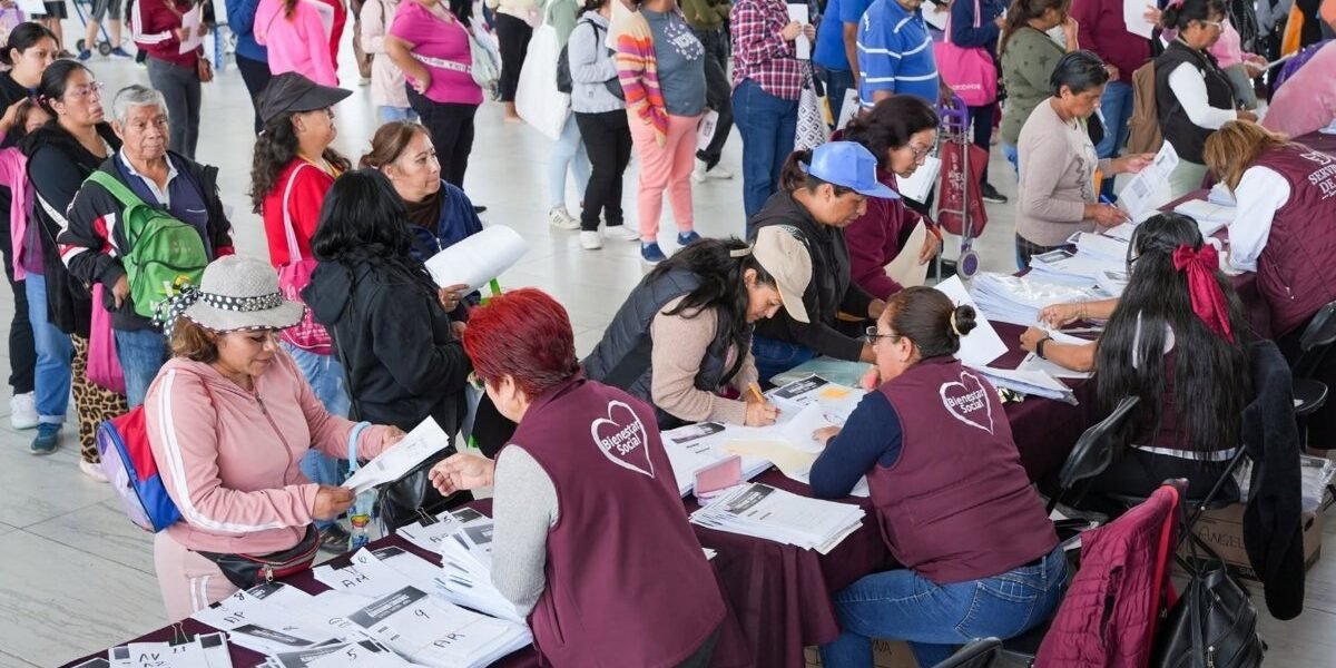 La Paz reparte 6 mil despensas del programa 'Alimentando Corazones'