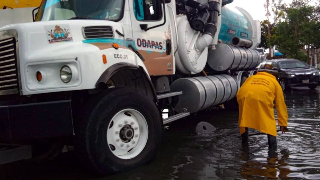 Nezahualcóyotl intensifica desazolve en drenajes para evitar inundaciones