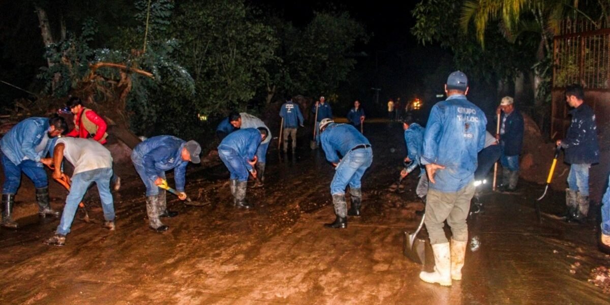 Temascaltepec concluye limpieza tras daños por lluvias; rehabilitan servicios