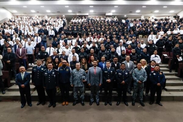Nezahualcóyotl entrega 7 millones en estímulos a 1,617 policías