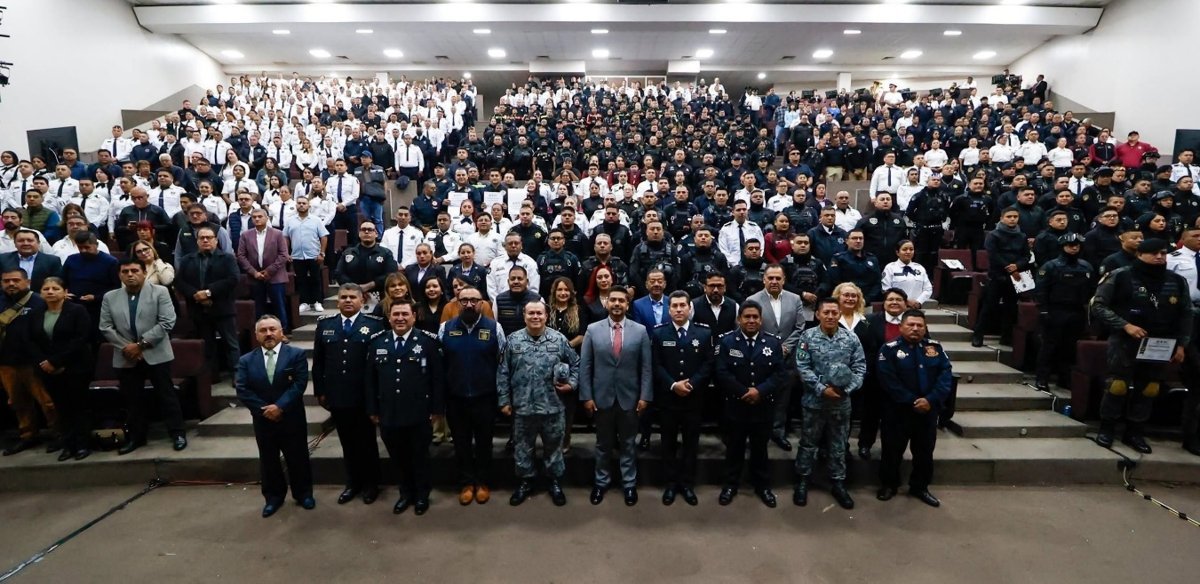 Nezahualcóyotl entrega 7 millones en estímulos a 1,617 policías