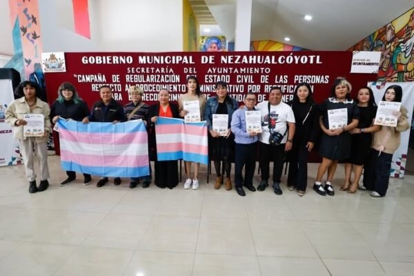 Nezahualcóyotl entrega actas de identidad de género e celebra matrimonios igualitarios