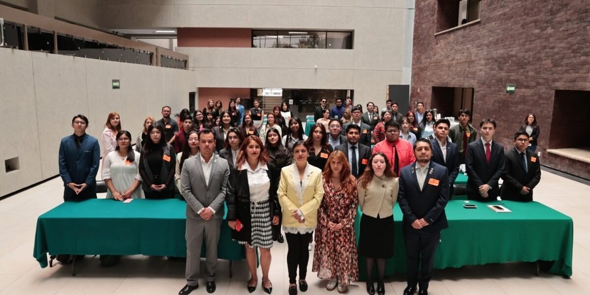 Abre Diputados puertas a jóvenes con Parlamento Universitario del Bajío