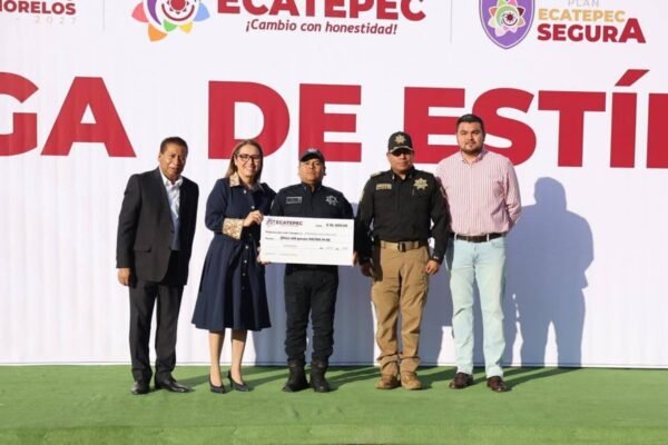 Ecatepec entrega estímulos a policías de proximidad y refuerza lucha anticorrupción