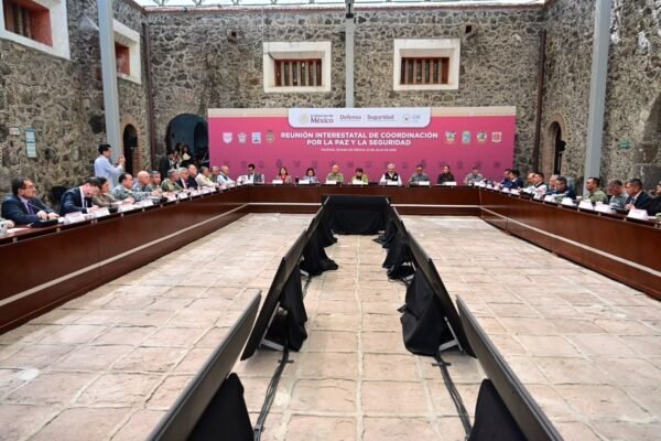 Edomex reúne a gobernadores de la región centro para coordinar estrategia de paz