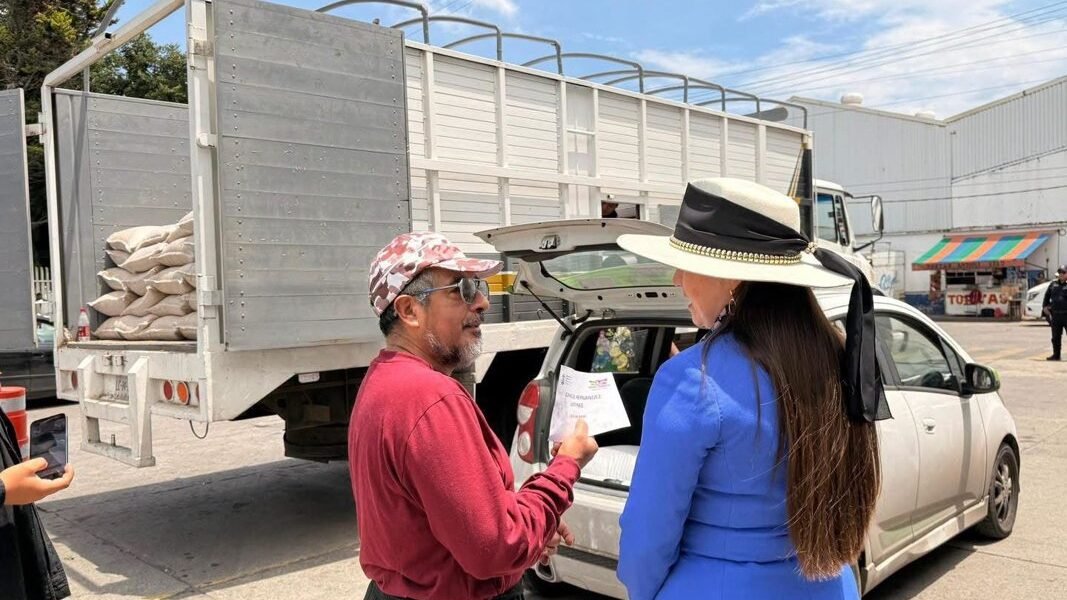 Amecameca entrega 15,800 kilos de semilla de avena a productores locales