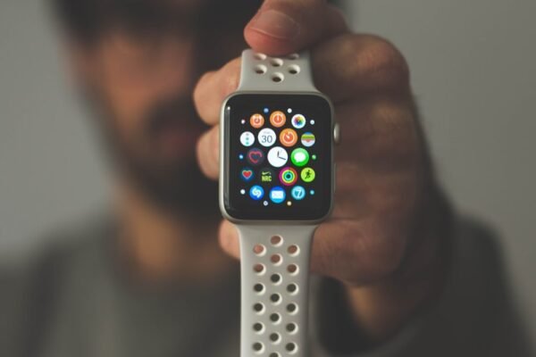 La muñeca conectada: cómo el reloj inteligente redefine nuestro ritmo cotidiano