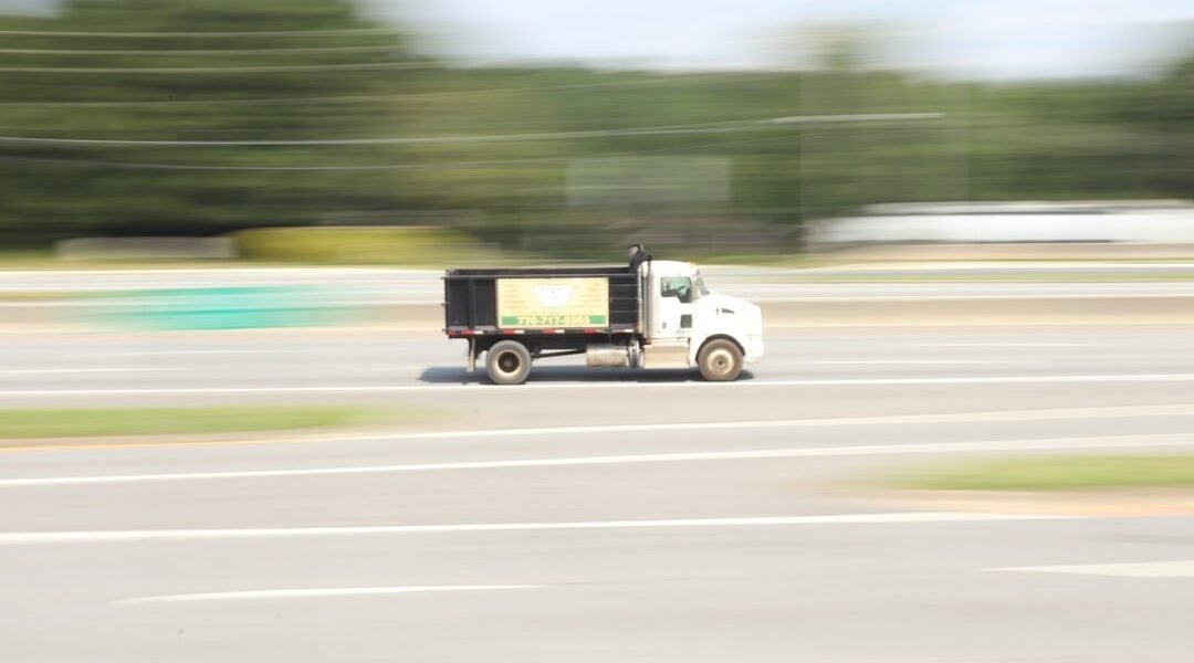 Robots en las carreteras: cómo los camiones sin conductor revolucionan la industria petrolera