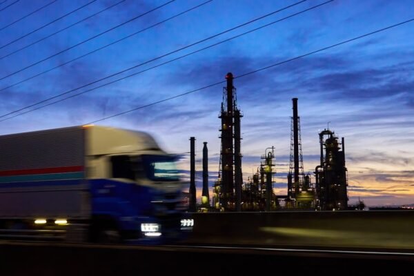 El magnate tecnológico Thiel apuesta por el petróleo argentino
