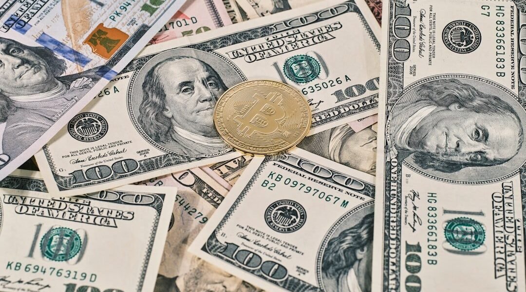 Las monedas latinoamericanas ganan terreno al dólar en histórico repunte