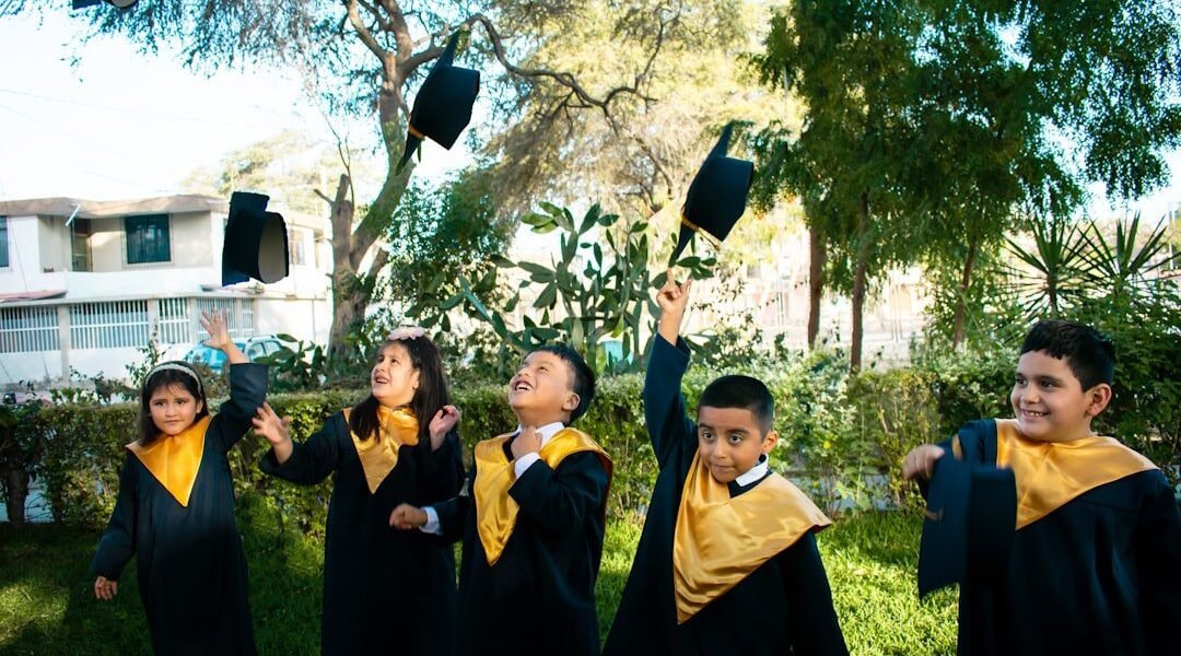 Educación de posgrado con propósito: cómo las becas impulsan talento social en Latinoamérica
