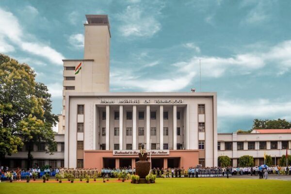 La brecha educativa de élite: cuando una preparatoria rechaza a 94 de cada 100 aspirantes