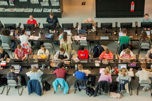 Tecnología en aulas: ¿consulta o control? La SEP y sus cuestionamientos sin rumbo
