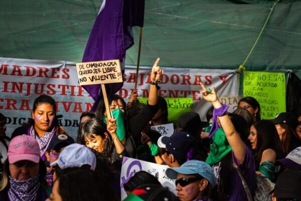 La nueva batalla legal: Trump contra las protecciones educativas para migrantes