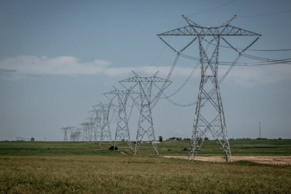 CFE acelera inversiones ocultas en la red eléctrica nacional