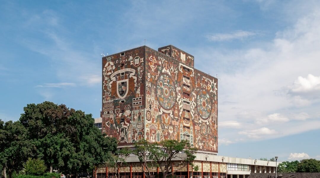 Los murales pétreos de la UNAM: patrimonio ambiental en piedra