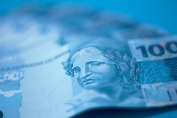 ¿Espejismo o señal? El peso flirtea con los 16 pesos y nos obliga a repensar