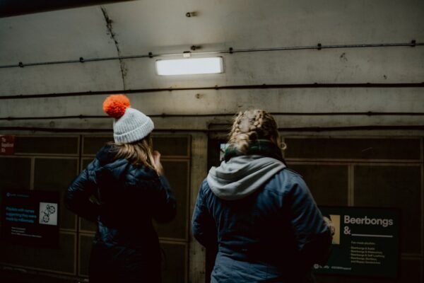 En el Metro, mujeres en situación de calle enfrentan nueva violencia