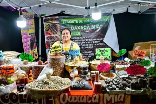 Chimalhuacán celebra su tercera Feria del Metate y Molcajete