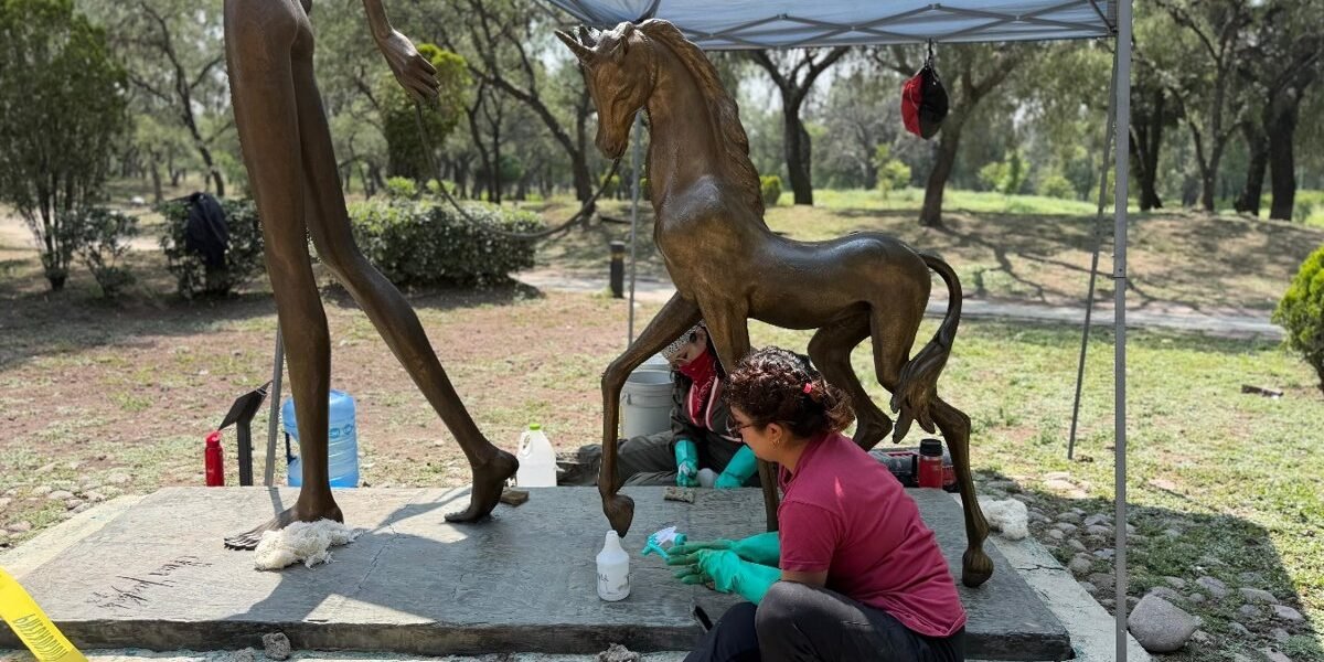 Cuautitlán Izcalli restaura las esculturas monumentales de Charlotte Yazbek