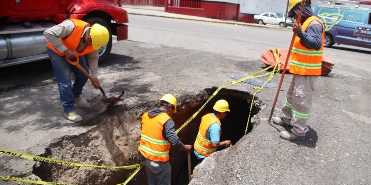 Cuautitlán Izcalli inicia reparación de socavón en Zona Industrial Cuamatla