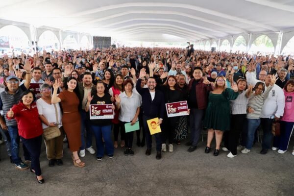 Cuautitlán Izcalli entrega tarjetas de salud gratuita a miles de familias