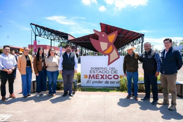 Entregan Tianguis Municipal de Jilotepec con inversión de 24.9 millones