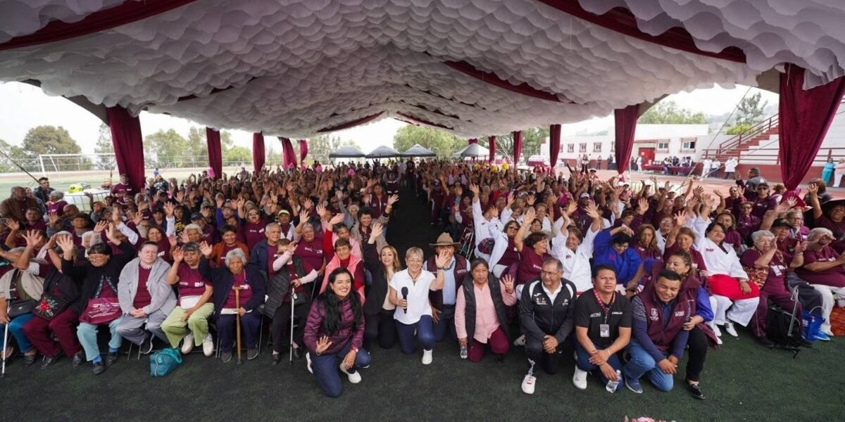 La Paz reconoce a adultos mayores como capital social invaluable
