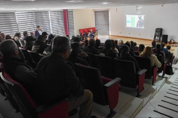 La Paz capacita a policías en Derechos Humanos para mejorar su desempeño