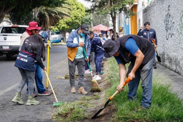 Más de 800 servidores públicos participan en jornada de limpieza en la zona norte de Nezahualcóyotl