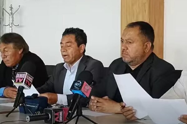 Maestros de escuelas organizadas exigen audiencia a la gobernadora