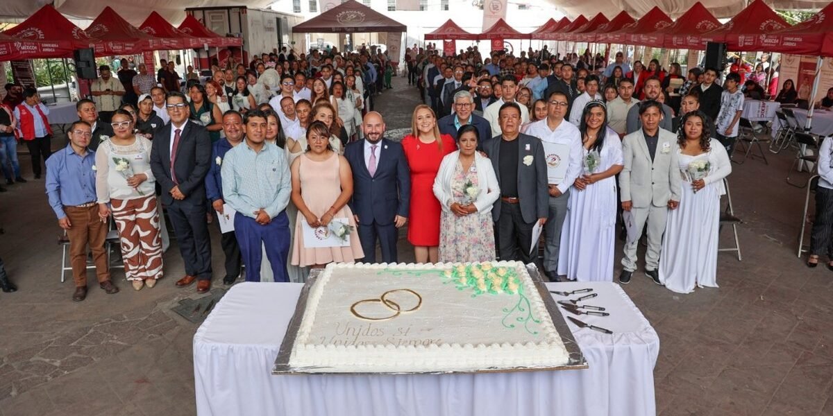 Más de 12 mil parejas formalizan su matrimonio gratuitamente en el Edomex