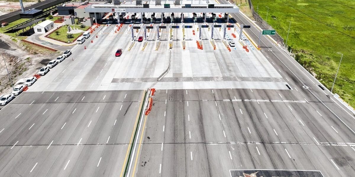Estado de México entrega modernización de carretera Toluca-Zitácuaro