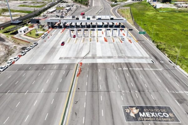 Estado de México entrega modernización de carretera Toluca-Zitácuaro