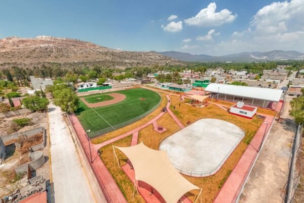Apaxco inaugura Centro Deportivo Tolteca tras inversión de 17.9 mdp
