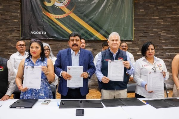 Texcoco firma histórico convenio de prestaciones con el SUTEYM
