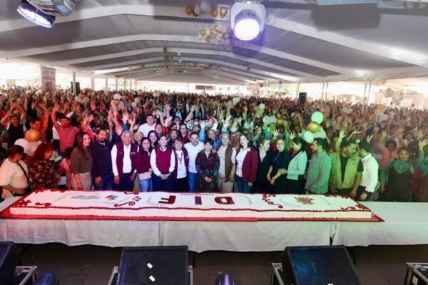 Tlalnepantla celebra a los adultos mayores con fiesta, música y convivencia