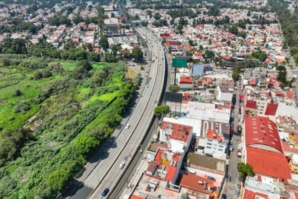 Reconstruyen 9 km de la Vía Gustavo Baz con inversión de 121 millones