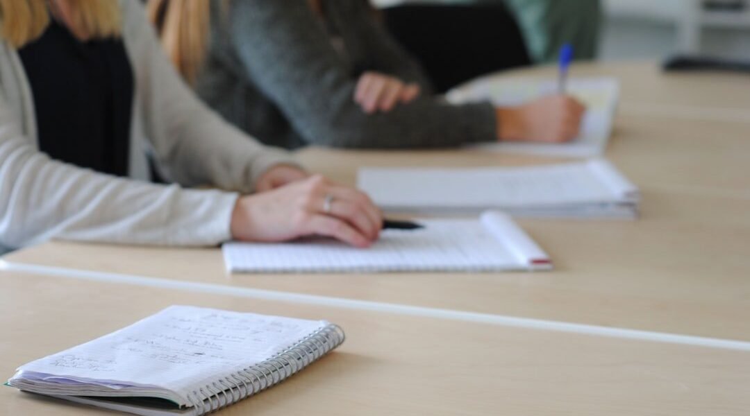 ¿Menos escritura significa menos calidad? La UCU replantea la evaluación en la era de la IA