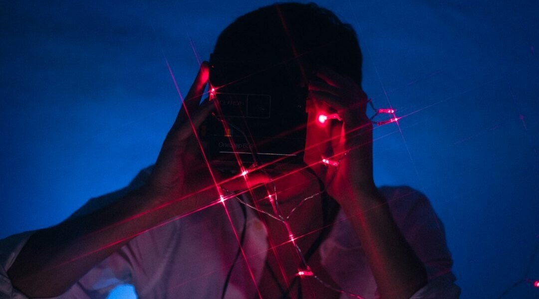 El costo invisible del periodismo: cómo la exposición a traumas afecta la salud mental