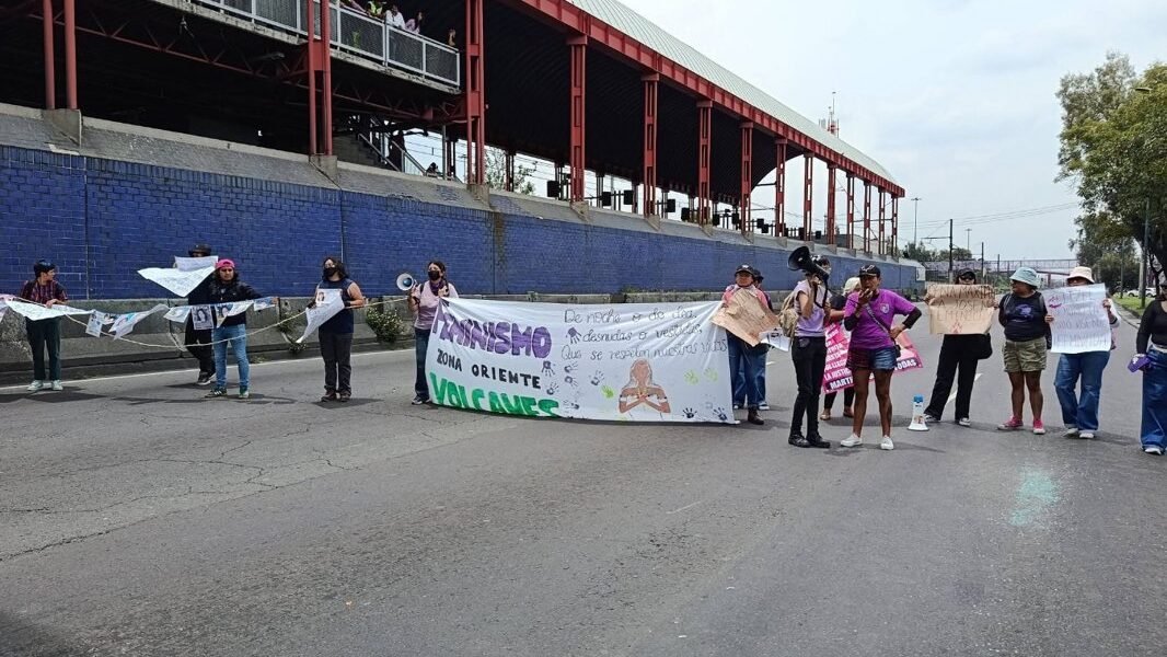 Madres de desaparecidos bloquean avenida Zaragoza para exigir justicia