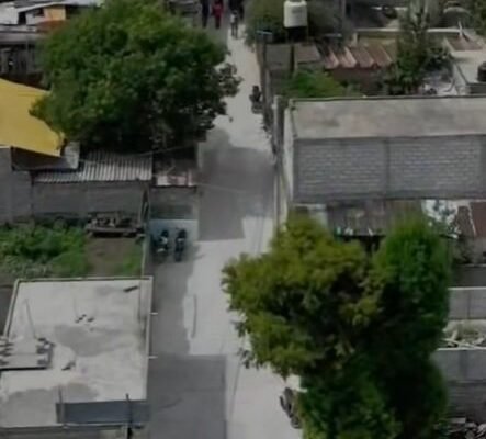 Chalco pavimenta callejón en San Mateo Huitzilzingo para garantizar seguridad infantil