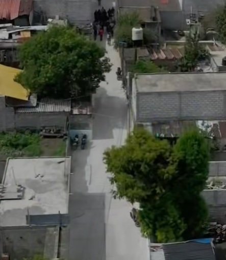 Chalco pavimenta callejón en San Mateo Huitzilzingo para garantizar seguridad infantil
