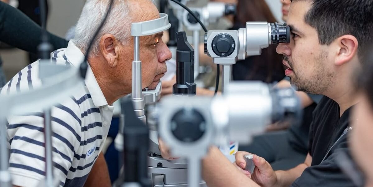 DIF Coacalco evalúa a 903 pacientes para jornada de cirugías de cataratas